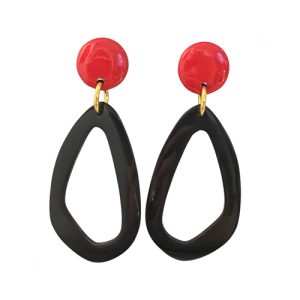 Buffelhoorn oorbellen rood zwart