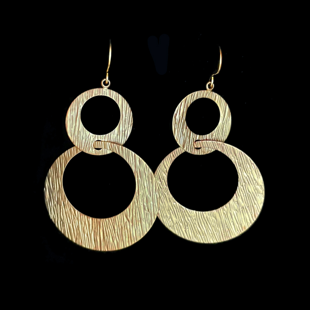 Goldplated cirkel oorbellen matgoud - Mitzi - Afbeelding 3