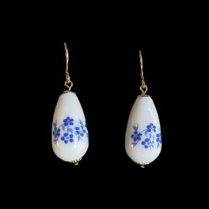 Oorbellen klassieke druppel delftsblauw – Johanna, Museumcollectie van Lara Design
