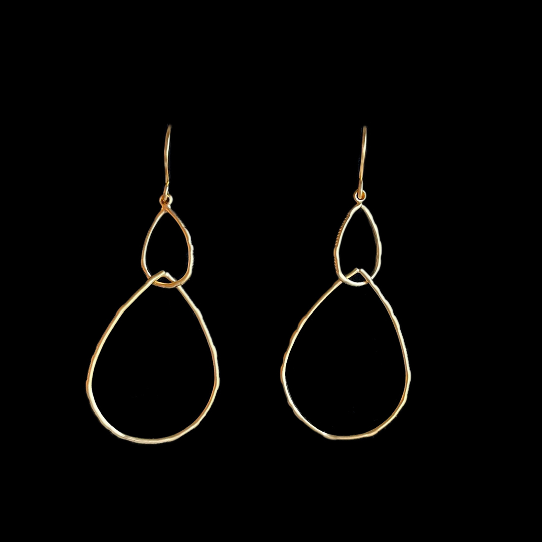 Oorbellen gedraaide druppels matgoud verguld - Hana - Afbeelding 2