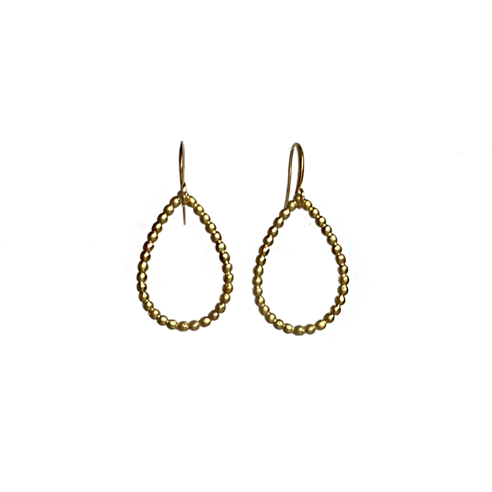 Druppel oorbellen matgoud bolletjes motief Kiara – elegante lichte oorbellen