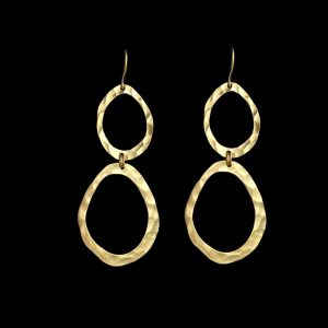 Gehamerde statement oorbellen matgoud verguld Nouri – elegante lichte oorbellen