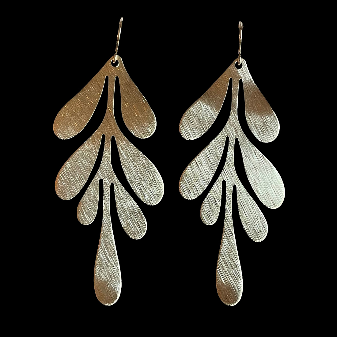 Statement oorbellen verguld blad - Pippa - Afbeelding 2