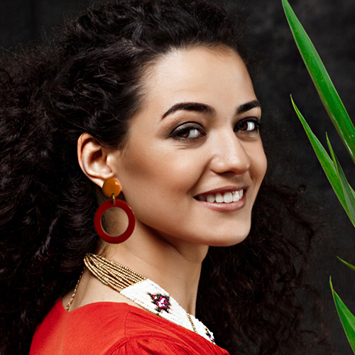 Rode ronde oorbellen buffelhoorn met oorsteker - Allina - Afbeelding 2